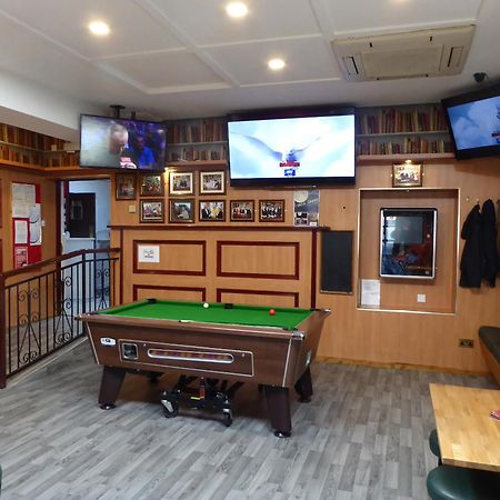 The Red Lion Tavern Fochabers Eksteriør billede
