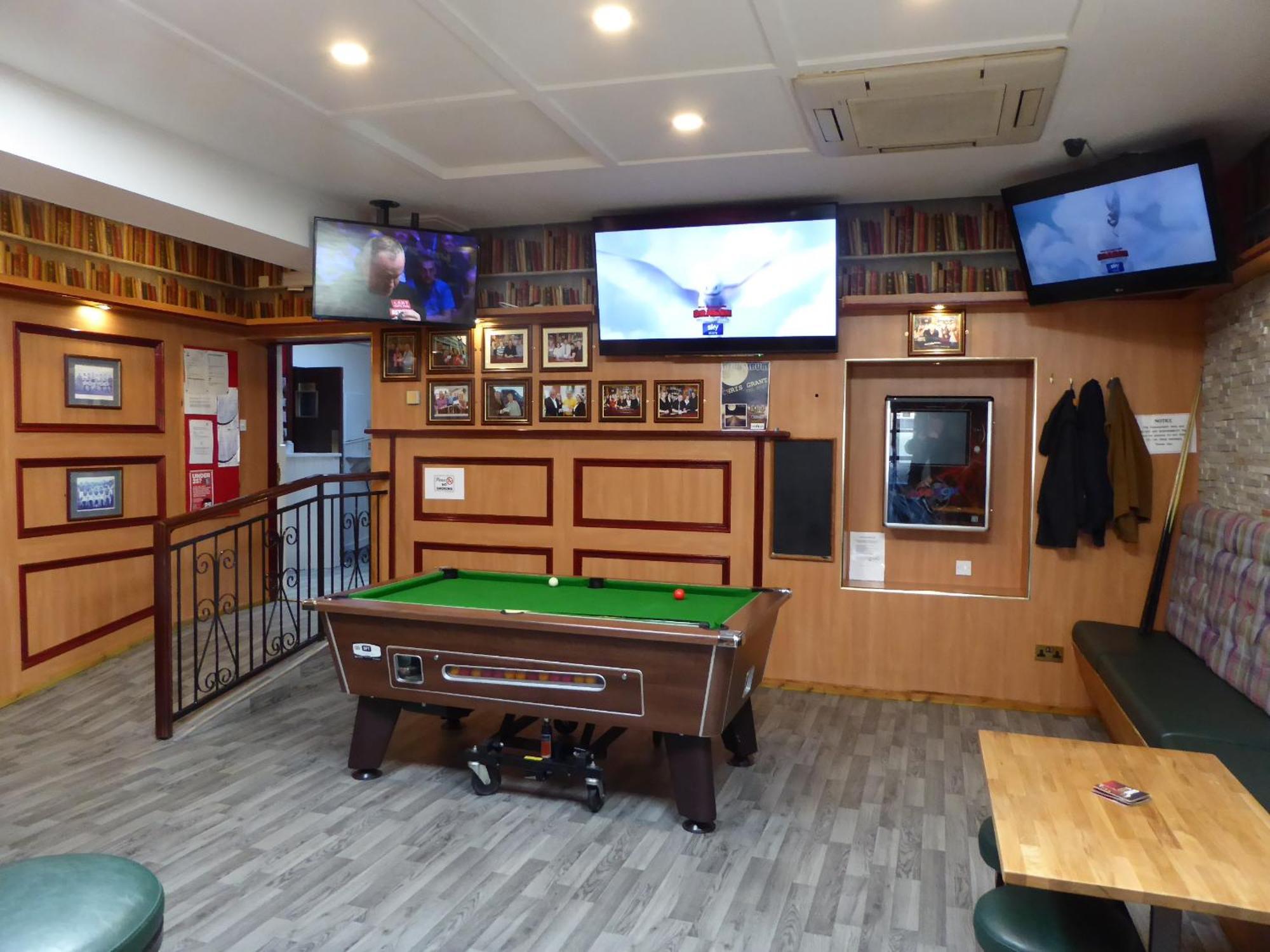 The Red Lion Tavern Fochabers Eksteriør billede
