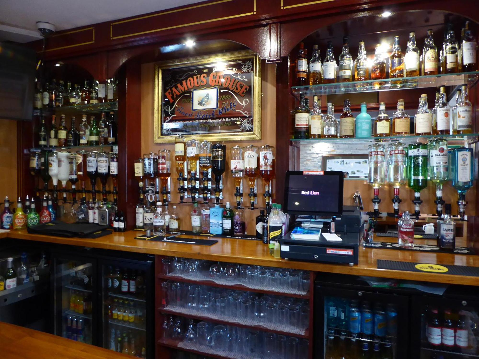 The Red Lion Tavern Fochabers Eksteriør billede